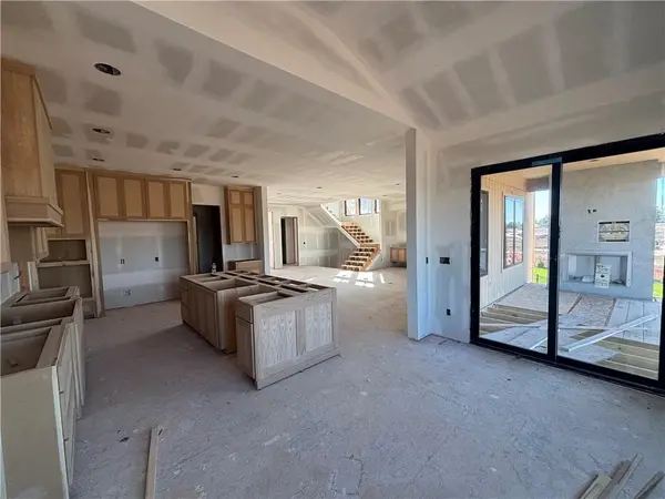 9714 W 176th TER, Overland Park, KS 66221