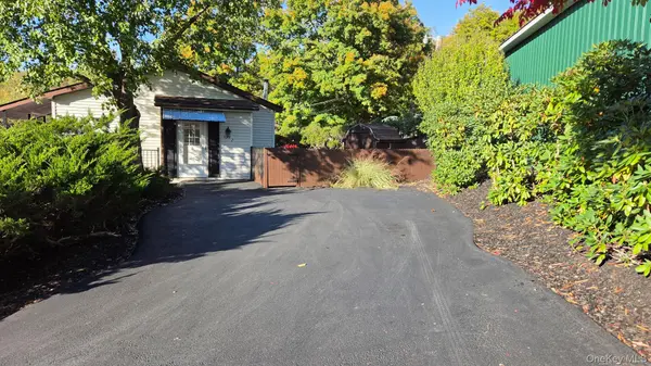 499 East RD #Unit 2, Marlboro, NY 12542