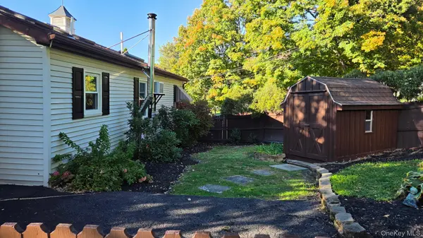 499 East RD #Unit 2, Marlboro, NY 12542