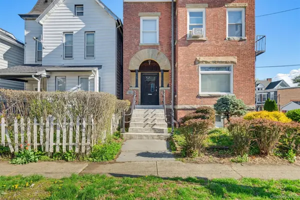 22 Overlook PL, Newburgh, NY 12550