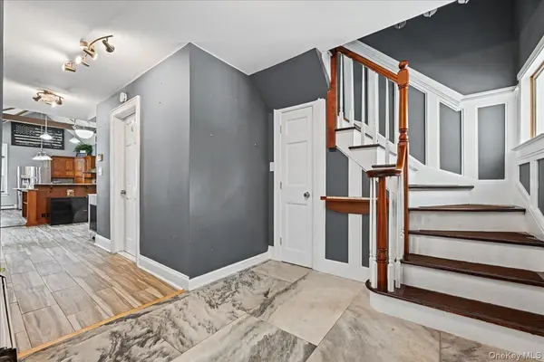 5 1st PL, Garden City, NY 11530