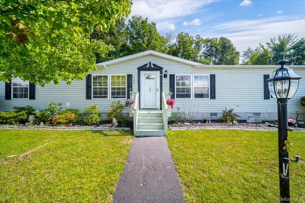 106 Winding Wood, Hopewell Junction, NY 12533