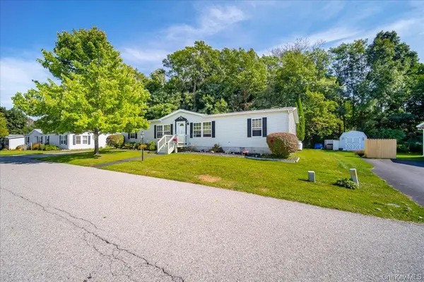 106 Winding Wood, Hopewell Junction, NY 12533