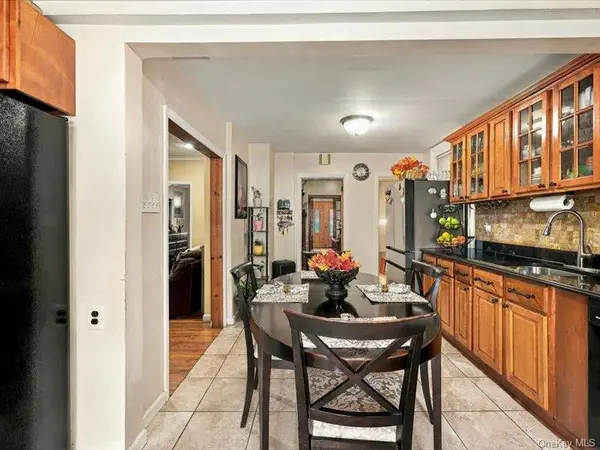 93-13 107th ST, Richmond Hill, NY 11418