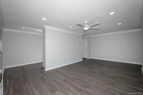 401 East Main ST #401-5A, Bay Shore, NY 11706