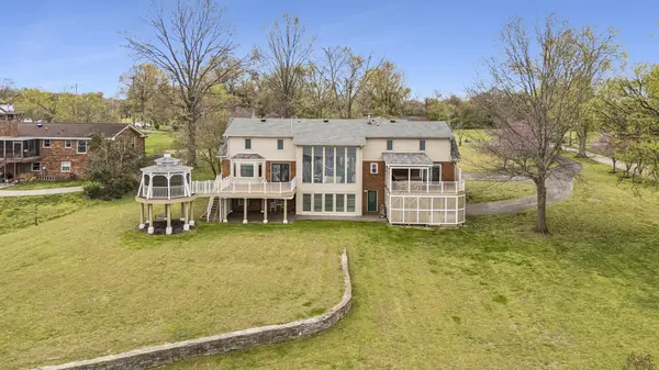 3211 Lakeshore Dr, Old Hickory, TN 37138