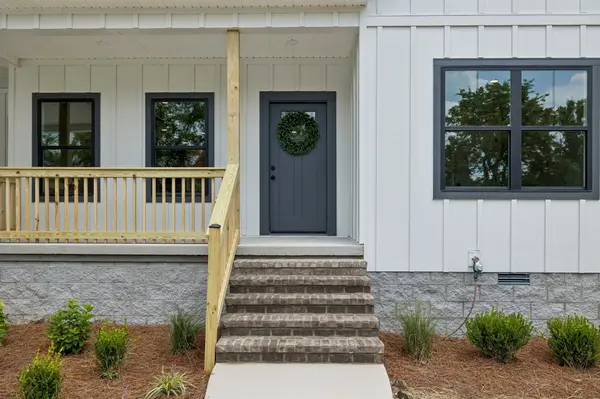 295 Meadow Dr, Gordonsville, TN 38563