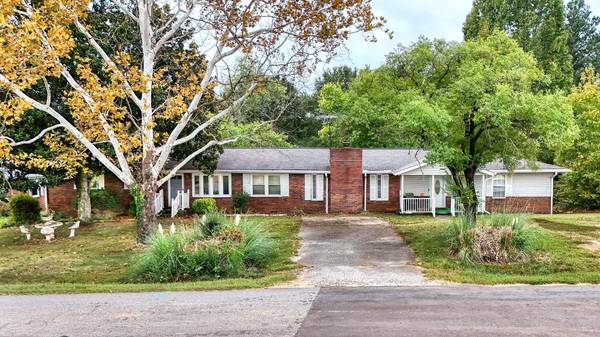 70 Snowmill RD, Woodruff, SC 29388