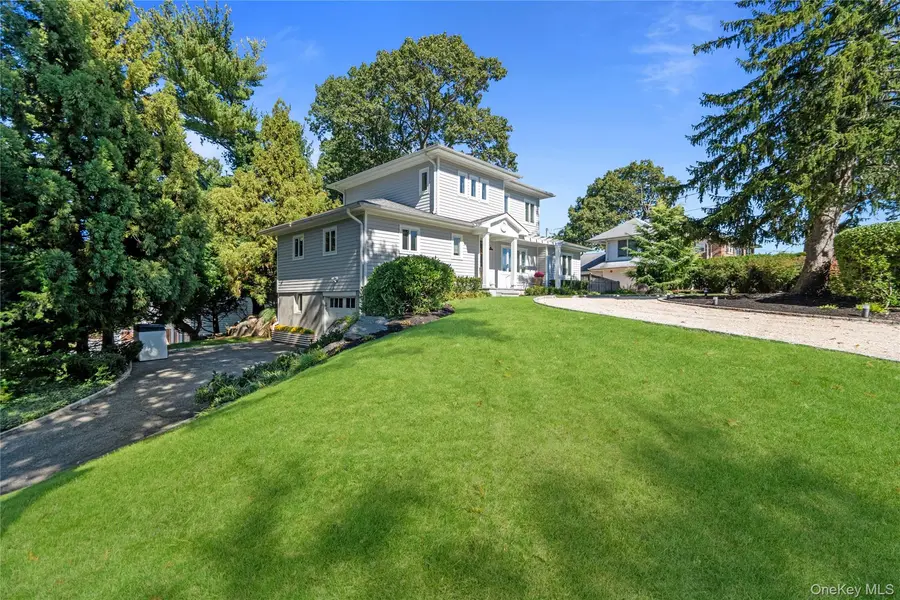 646 The Concourse, Oyster Bay, NY 11771