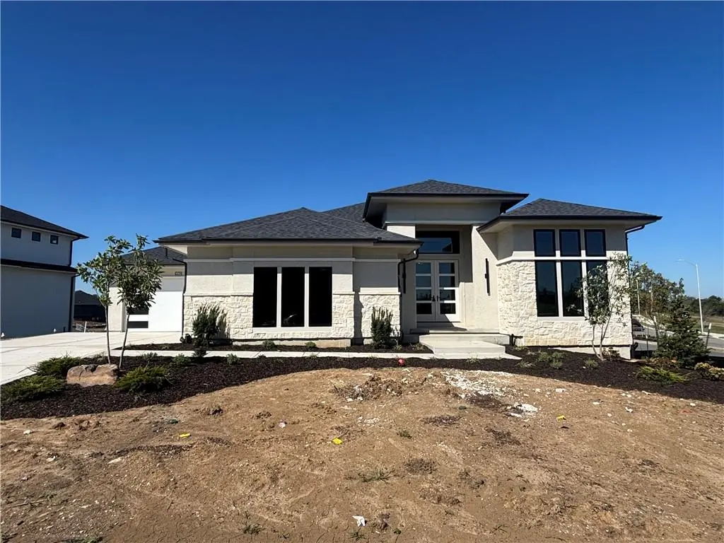 9502 W 175 TER, Overland Park, KS 66221