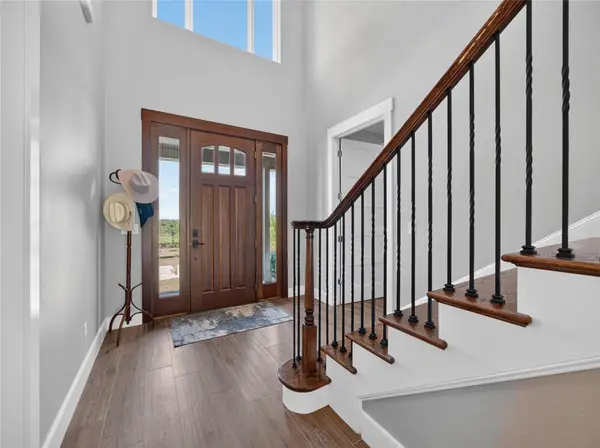 1051 Trailhead CIR, Dripping Springs, TX 78620