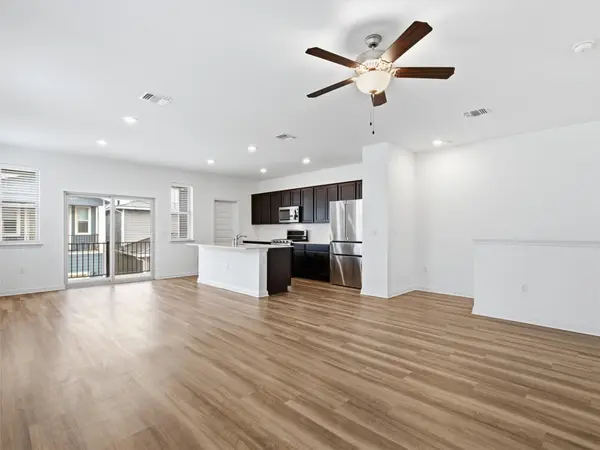 8005 Mellencamp DR #210, Austin, TX 78744