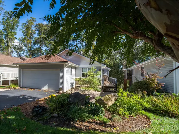 317 Ewarts Hill RD, Hendersonville, NC 28739