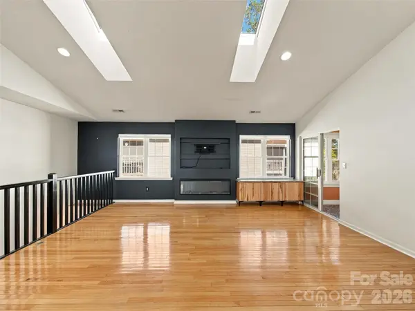 317 Ewarts Hill RD, Hendersonville, NC 28739