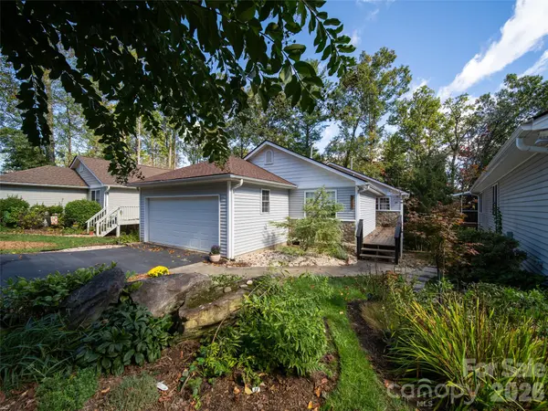 317 Ewarts Hill RD, Hendersonville, NC 28739