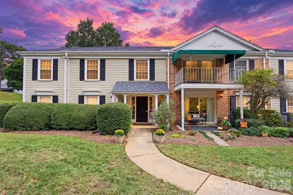 8303 Meadow Lakes DR, Charlotte, NC 28210