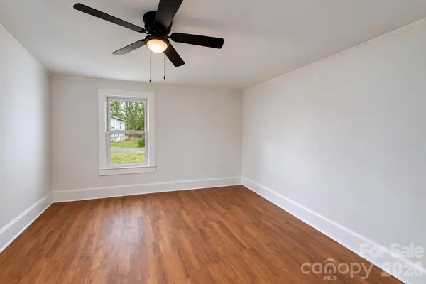 105 E Hartford AVE, Bessemer City, NC 28016