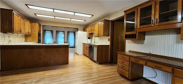 17604 W 67th TER, Shawnee, KS 66217