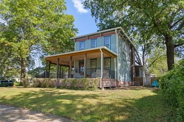 403 S Mulberry ST, Ottawa, KS 66067