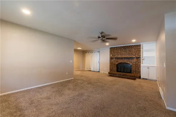 4930 Mockingbird LN, St Joseph, MO 64506