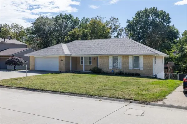 4930 Mockingbird LN, St Joseph, MO 64506