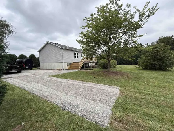 11877 N 600 W ***, Demotte, IN 46310