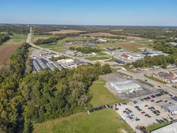 221 N Memorial DR, New Castle, IN 47362-4918