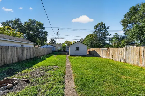 709 Dundee ST, South Bend, IN 46619-3013