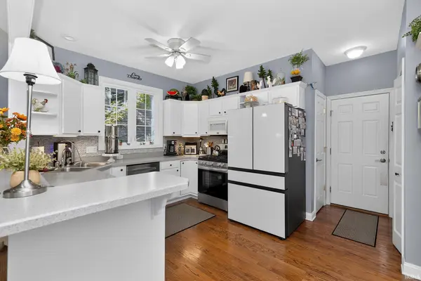 1609 S Lake George DR, Mishawaka, IN 46545-4069