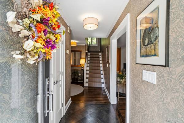 646 The Concourse, Oyster Bay, NY 11771