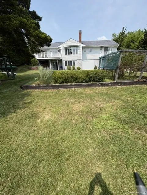 2025 Little Peconic Bay LN, Southold, NY 11971