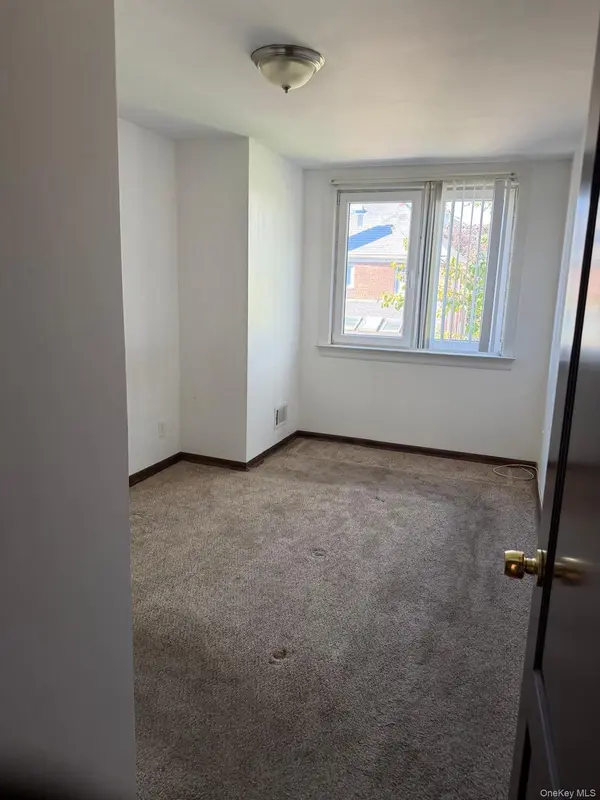 17515 74th AVE #2, Fresh Meadows, NY 11366