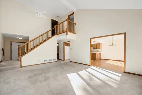 1015 Claremont DR #1015, Downers Grove, IL 60516
