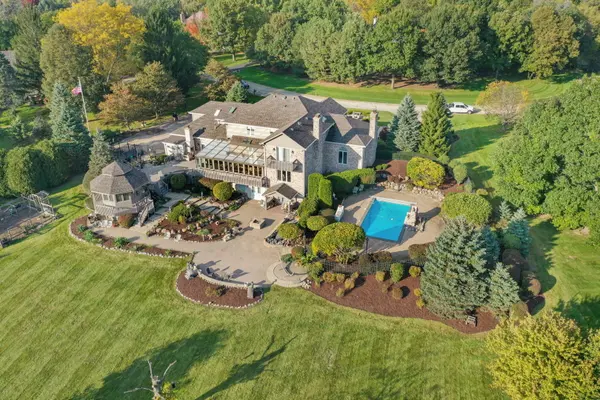6548 Stockbridge LN, Long Grove, IL 60047