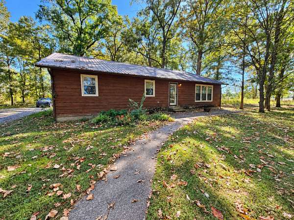 1698 Dornbush RD, Brookport, IL 62910