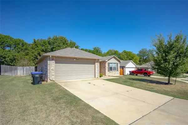 817 Twin Lakes DR, Noble, OK 73068