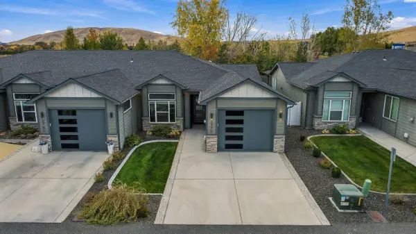 2770 Friesian Court, West Richland, WA 99353