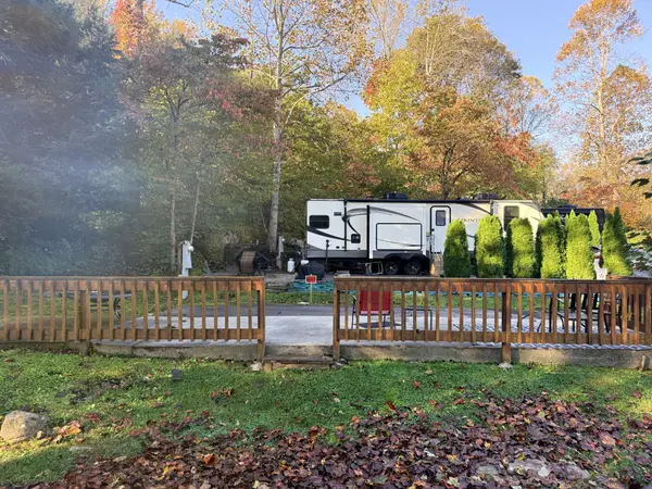 4229 E Parkway #E, Gatlinburg, TN 37738