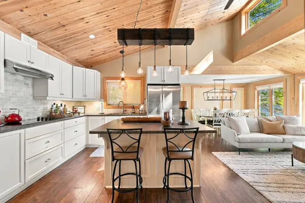 1014 Mackmore TRL, Algonquin Highlands, ON K0M 1S0