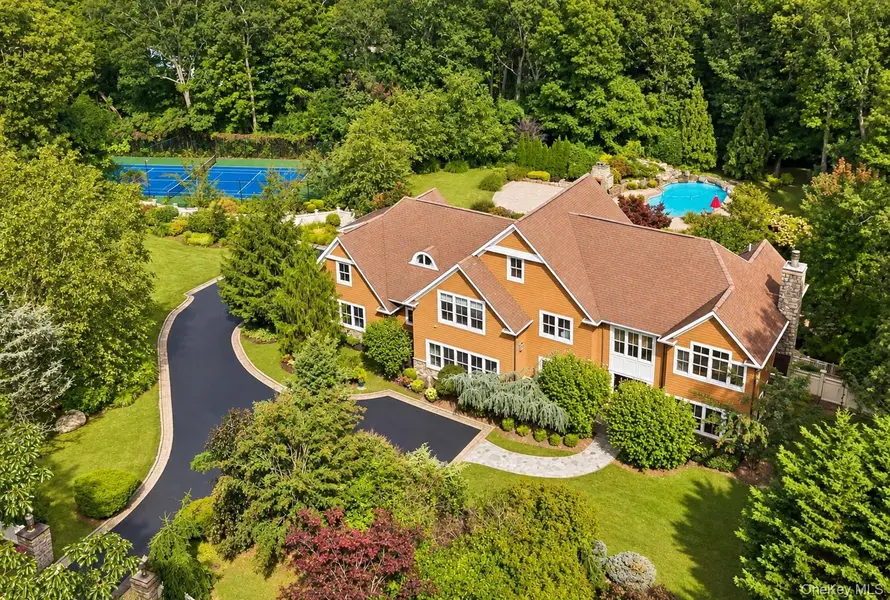 4 The Commons, Cold Spring Harbor, NY 11724