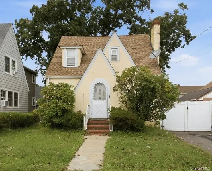 179 Crowell ST, Hempstead, NY 11550