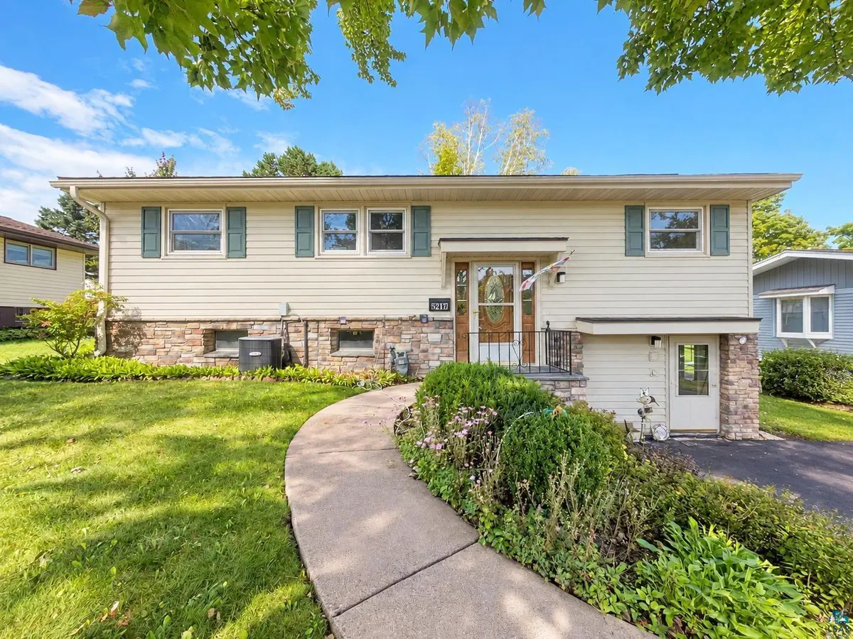 5217 Norwood St, Duluth, MN 55804