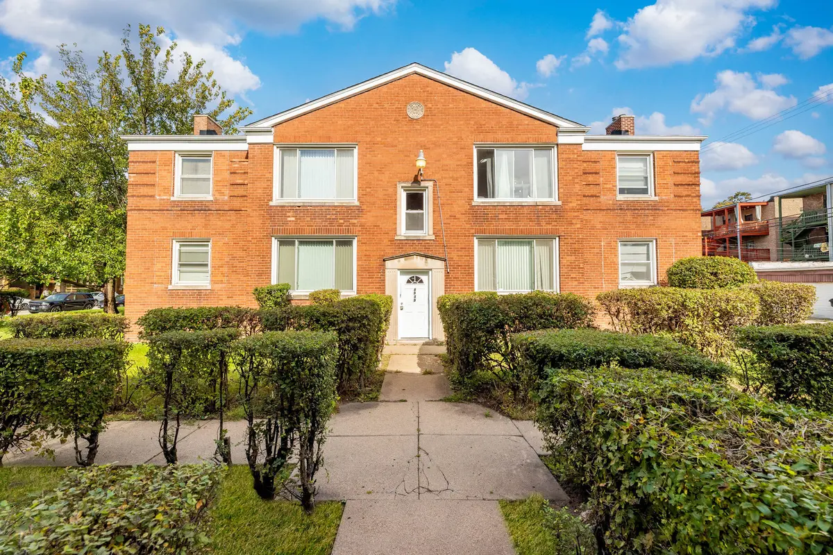 8939 S Blackstone AVE, Chicago, IL 60619