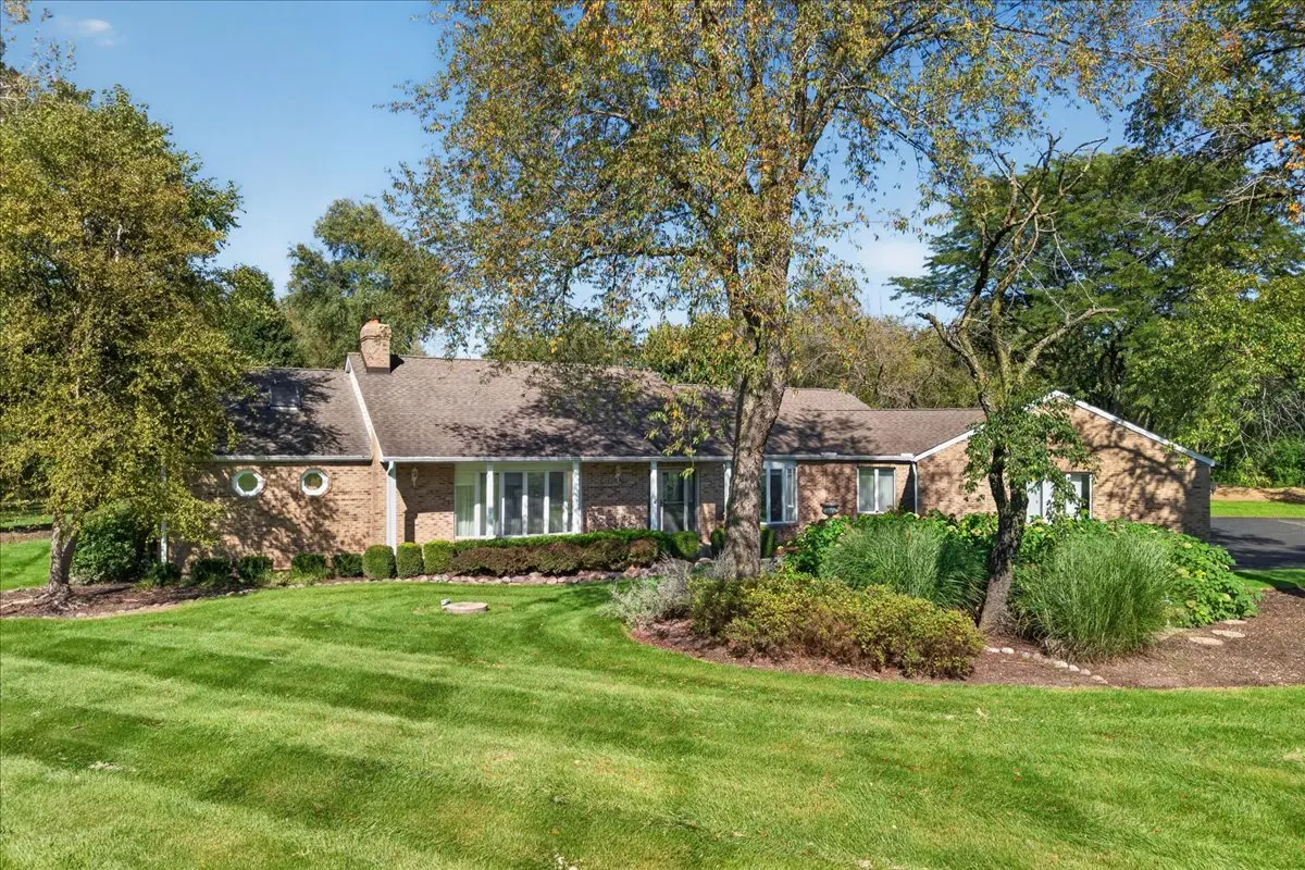 28 Beechnut DR, South Barrington, IL 60010