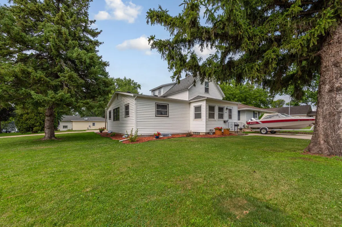 808 E Vine ST, Owatonna, MN 55060