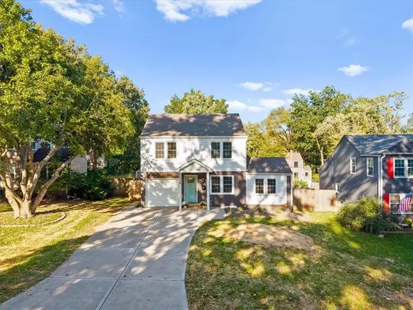 8639 Maiden LN, Kansas City, MO 64114