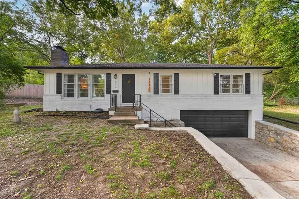 9516 Wyandotte ST, Kansas City, MO 64114