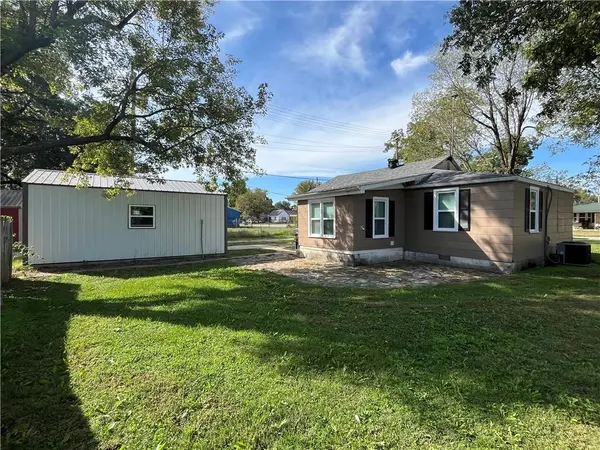 115 N 2nd ST, Chetopa, KS 67336