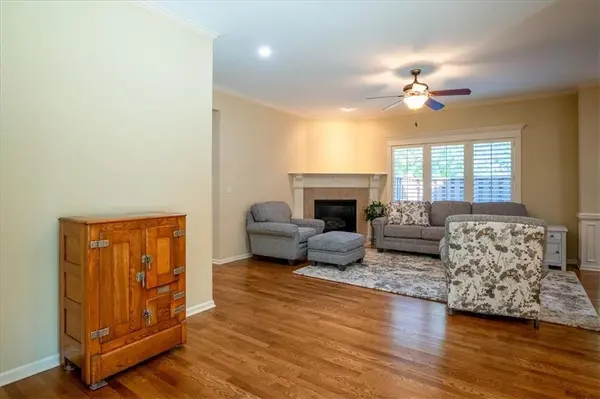 7870 W 157th TER, Overland Park, KS 66223