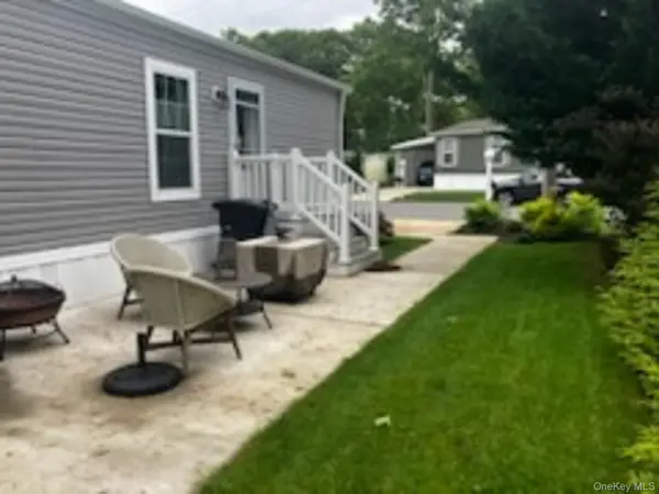 1661 Old Country RD #415, Dering Harbor, NY 11901